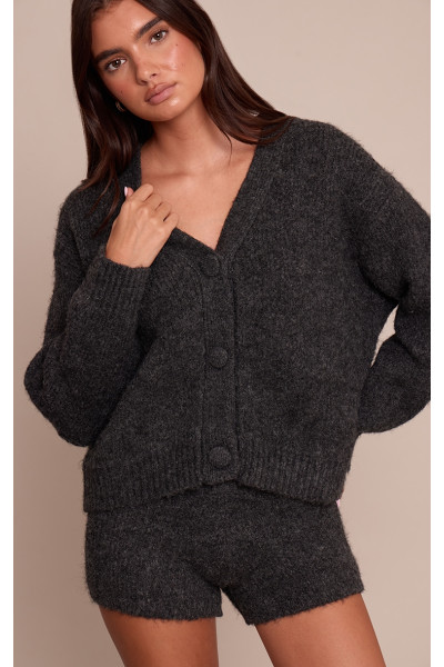 Сіра маточка кнопка через кардиган з довгими рукавами