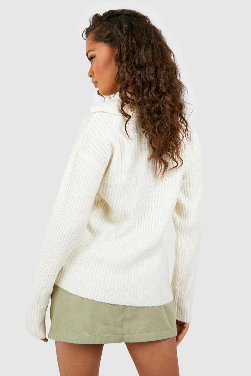 В'язаний джемпер з коміром-поло в рубчик