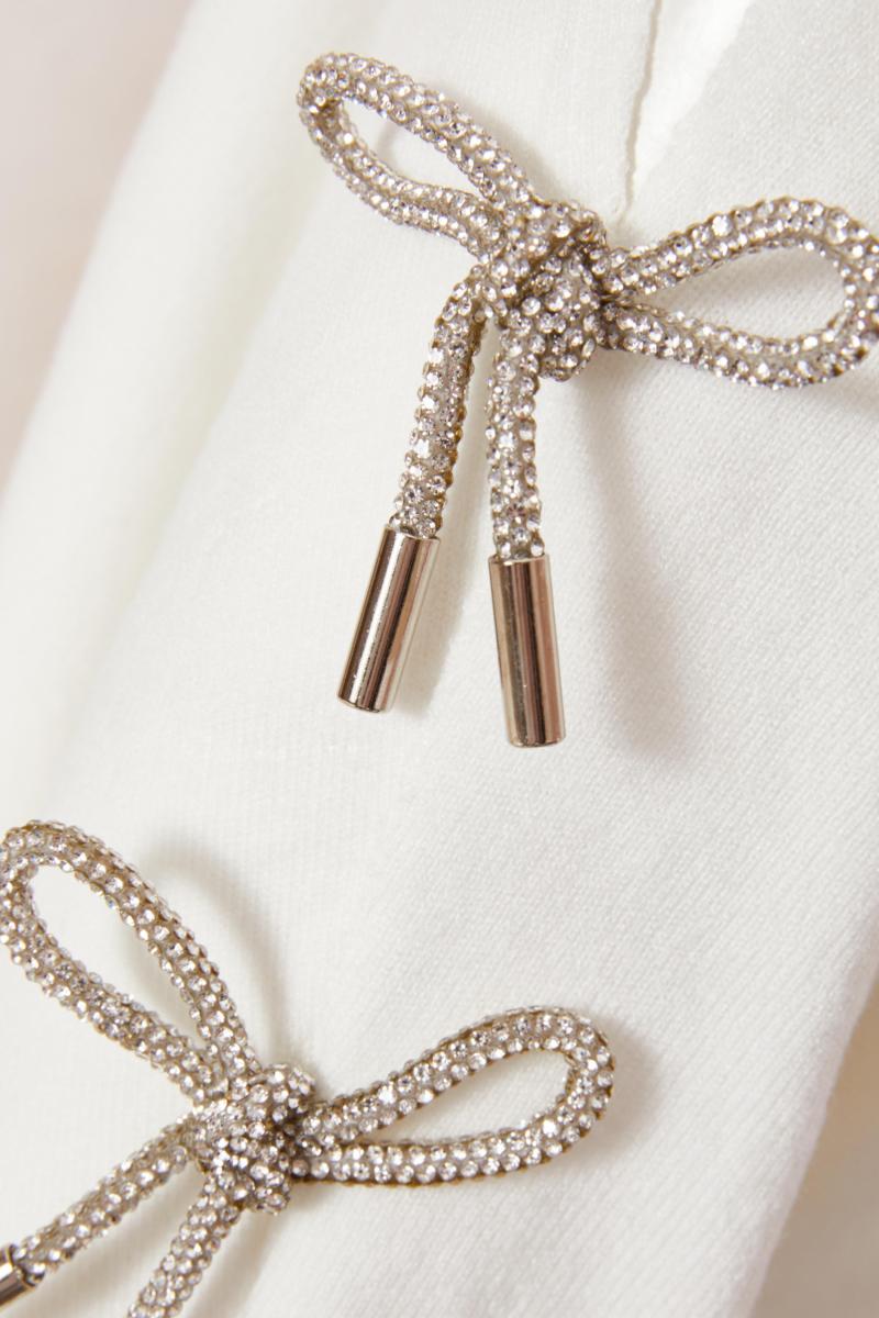 Білий в'язаний діаманте лук -джемпер