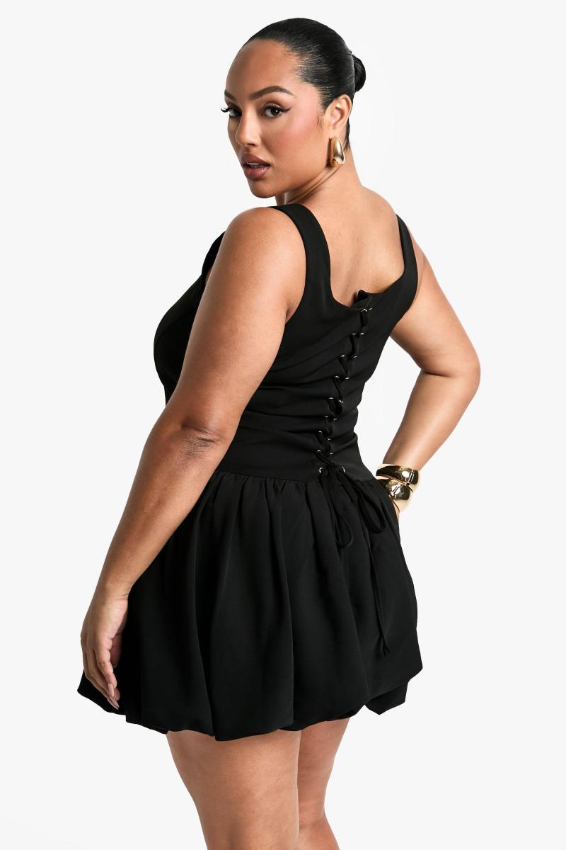 Плюс квадратна шия плісерована сукня для фігуриста