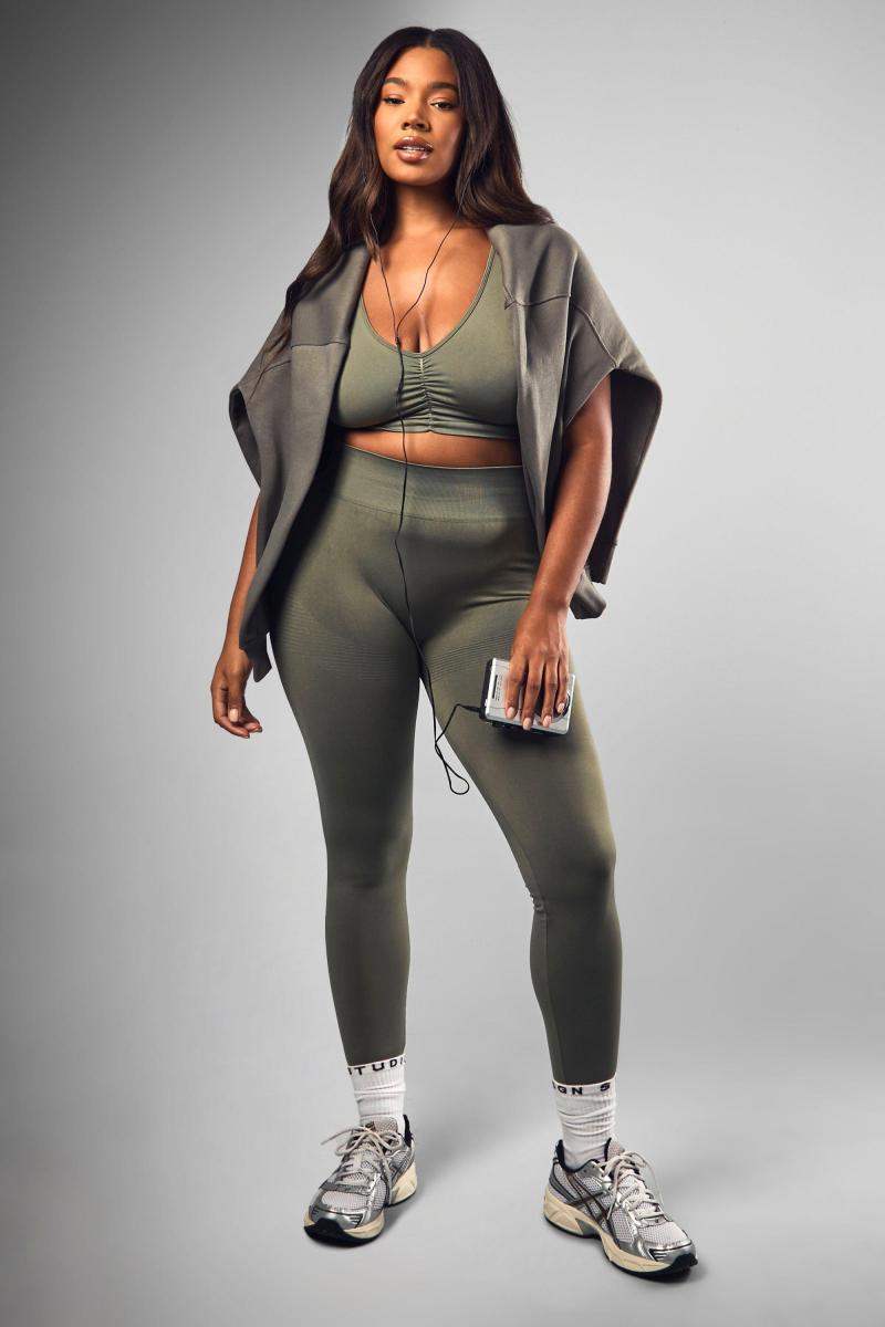 Плюс преміум -скульптура безшовної суглоби