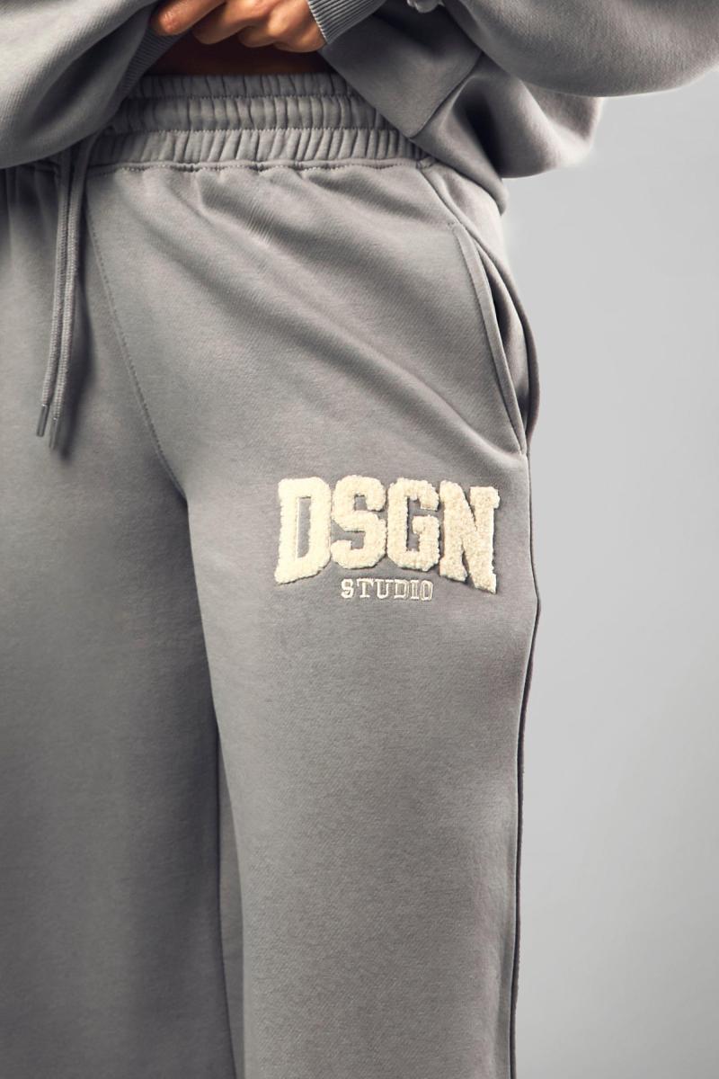 Dsgn Collegiate Toweling Slogan Straight Leg Jogger