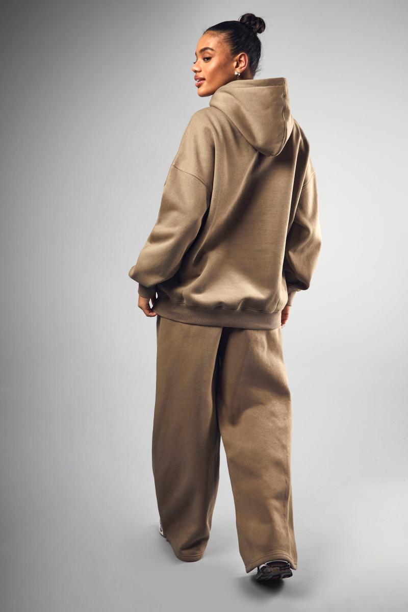 DSGN Collegiate Вишита пряма нога Джоггер