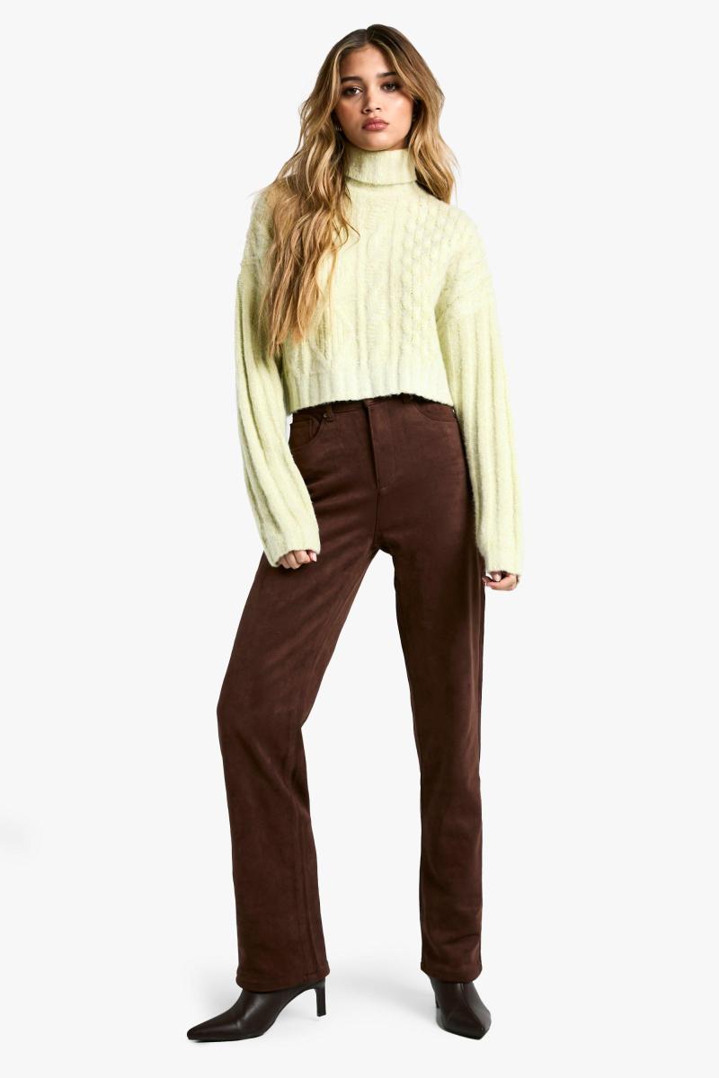 Замша виглядати прямими штанами ноги