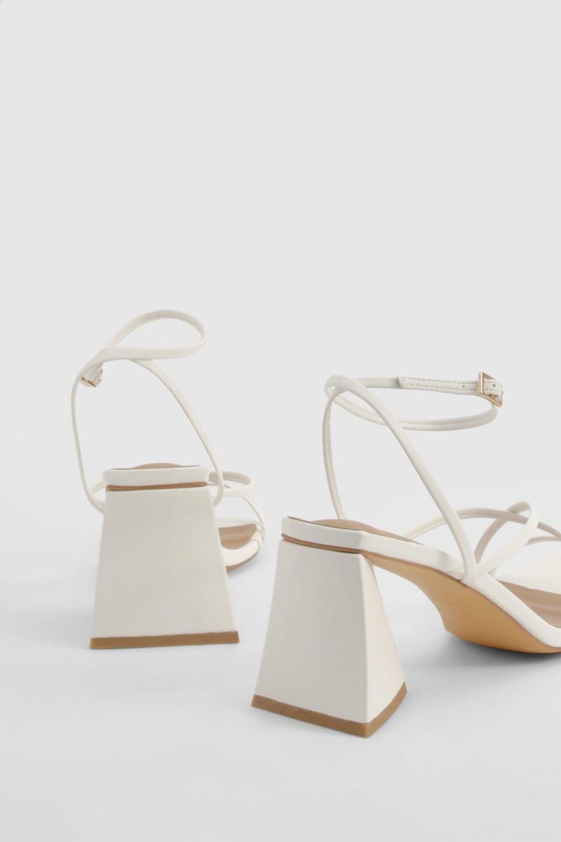 Спалахував на підборах патентний хрест на підборах босоніжки