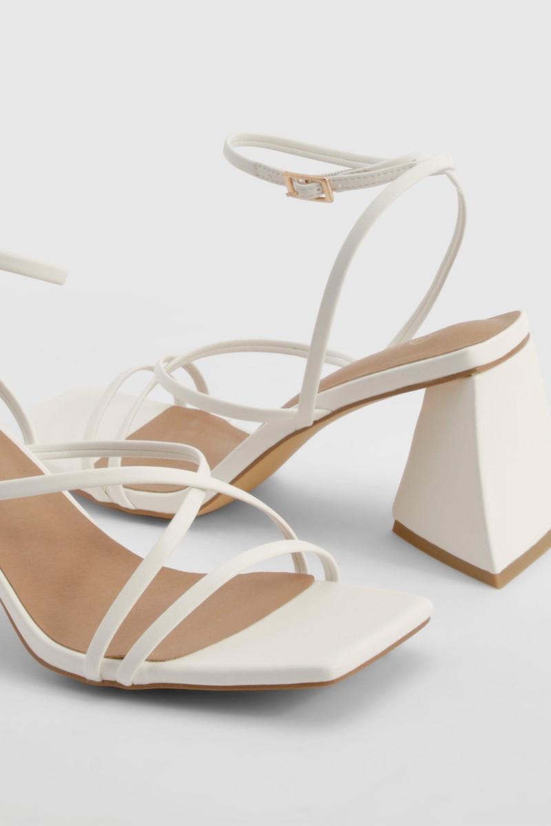 Спалахував на підборах патентний хрест на підборах босоніжки