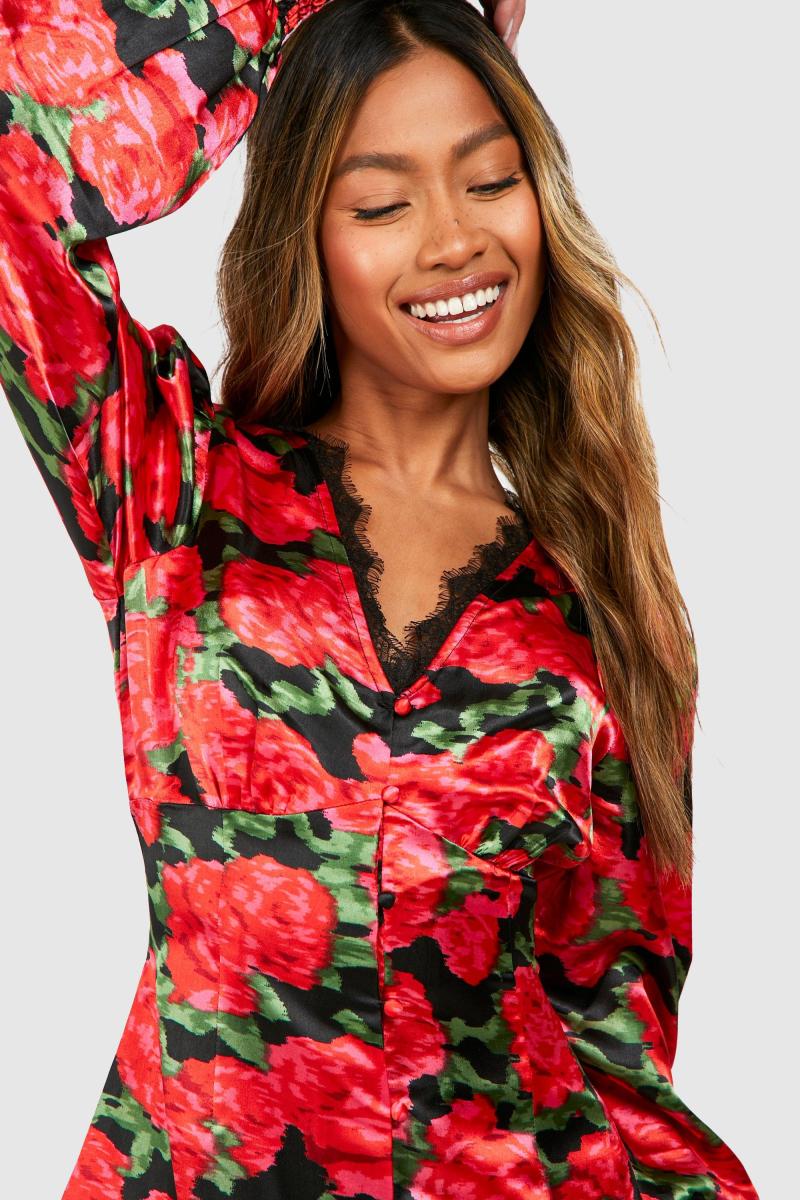 Сукня-компакт з квітковим мереживним оздобленням