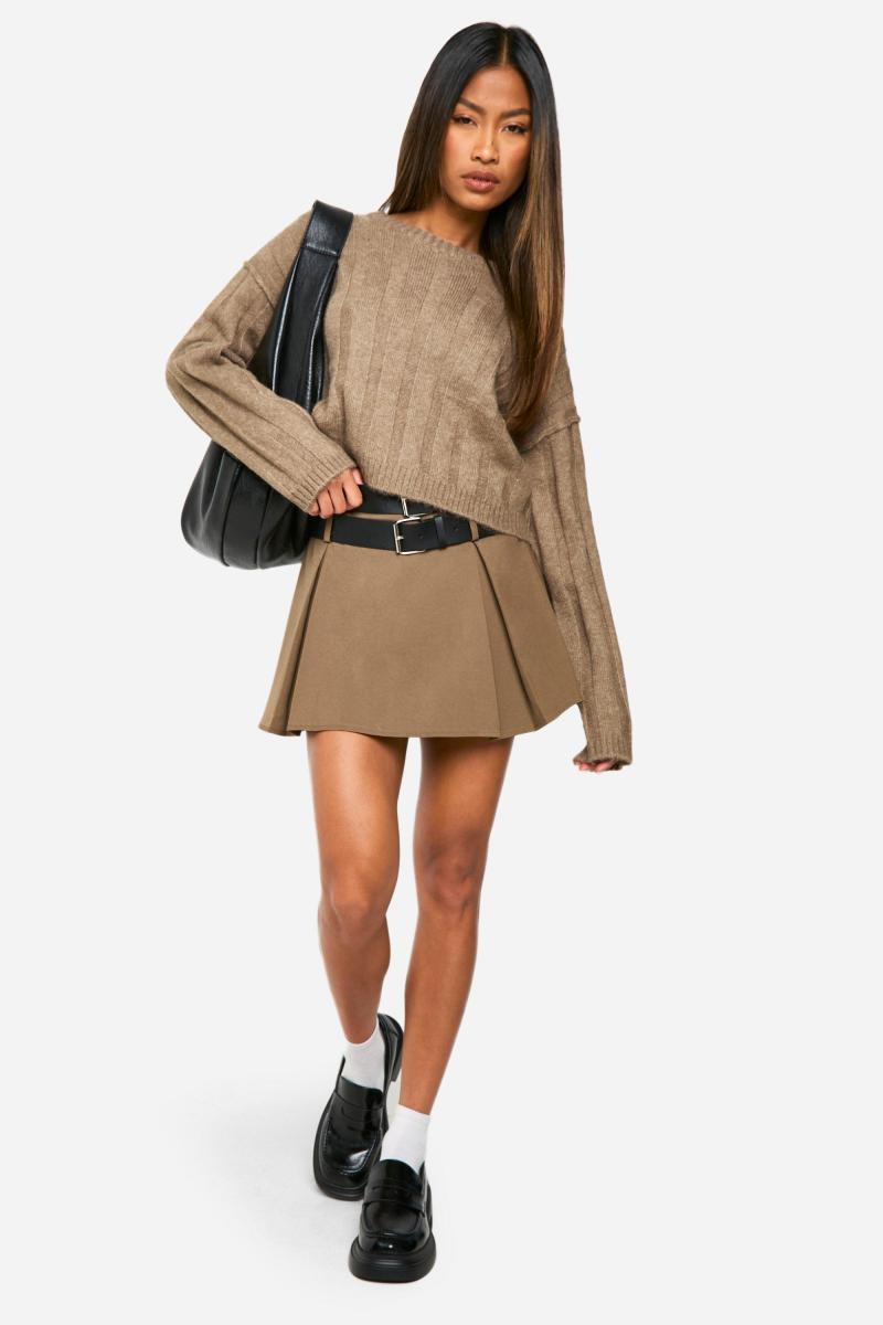 М’який широкий джемпер з оголеними швами