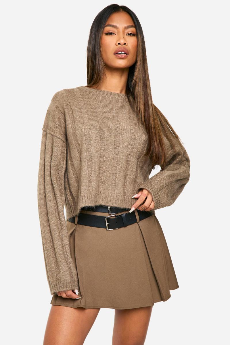 М’який широкий джемпер з оголеними швами