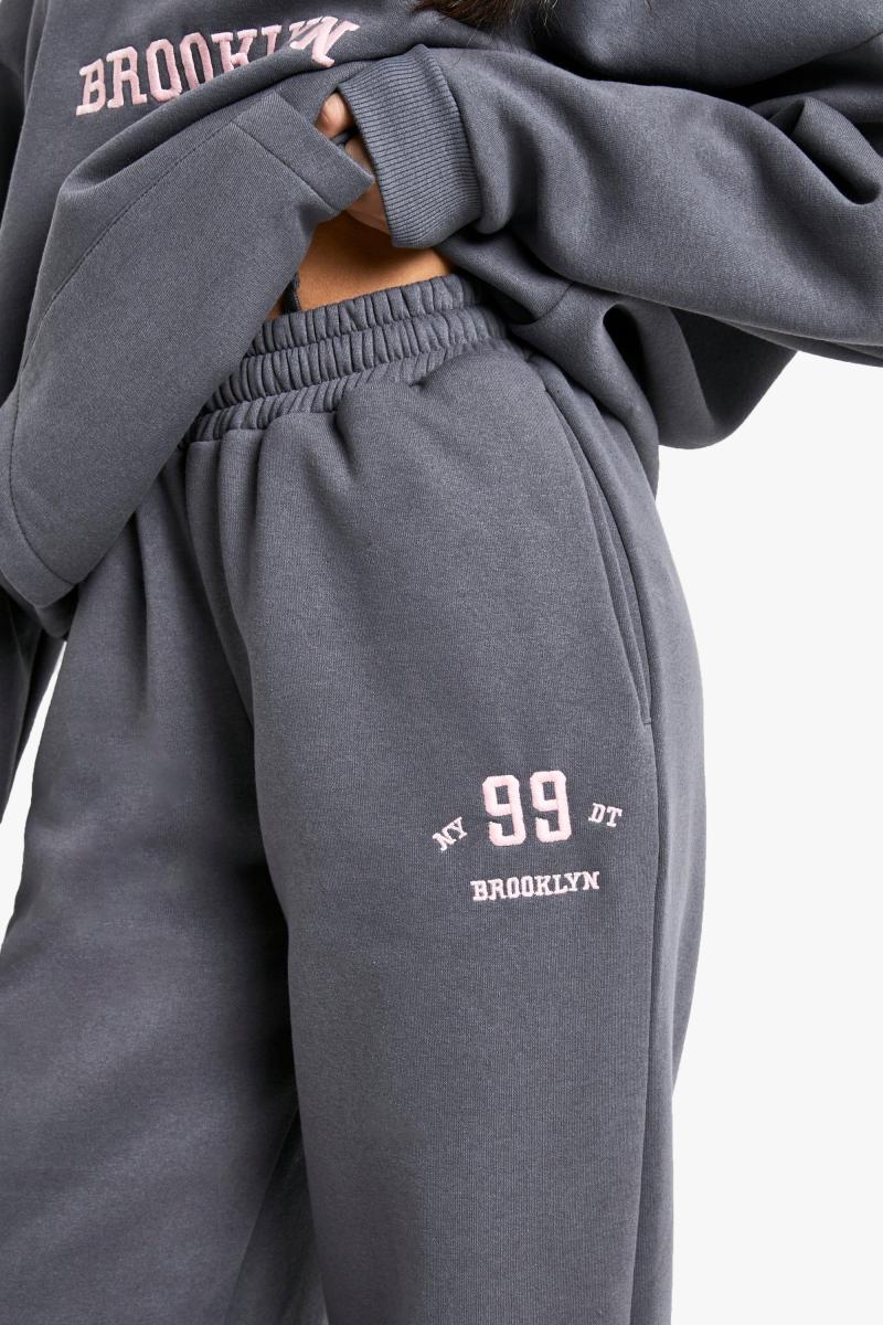 Brooklyn 99 Slagan Placy Neg Jogger
