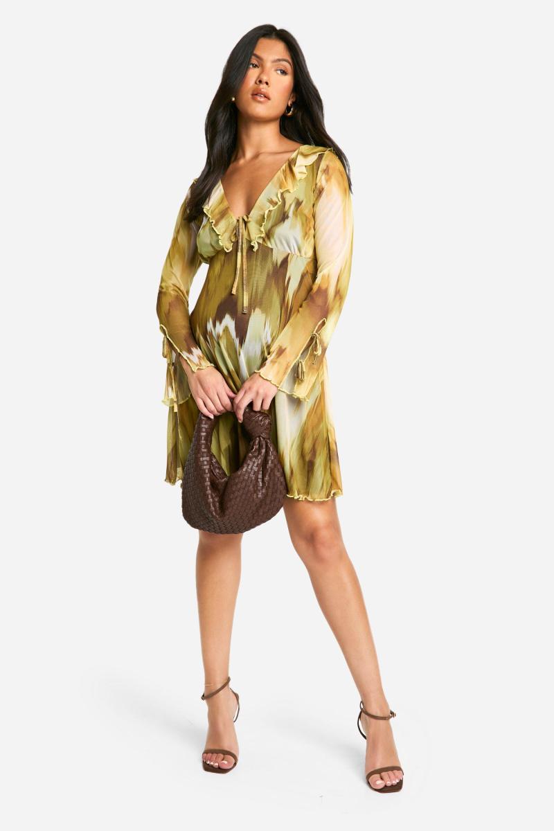 Материнська сітка абстрактна деталь для руйнування деталі з довгими рукавами міні -сукня